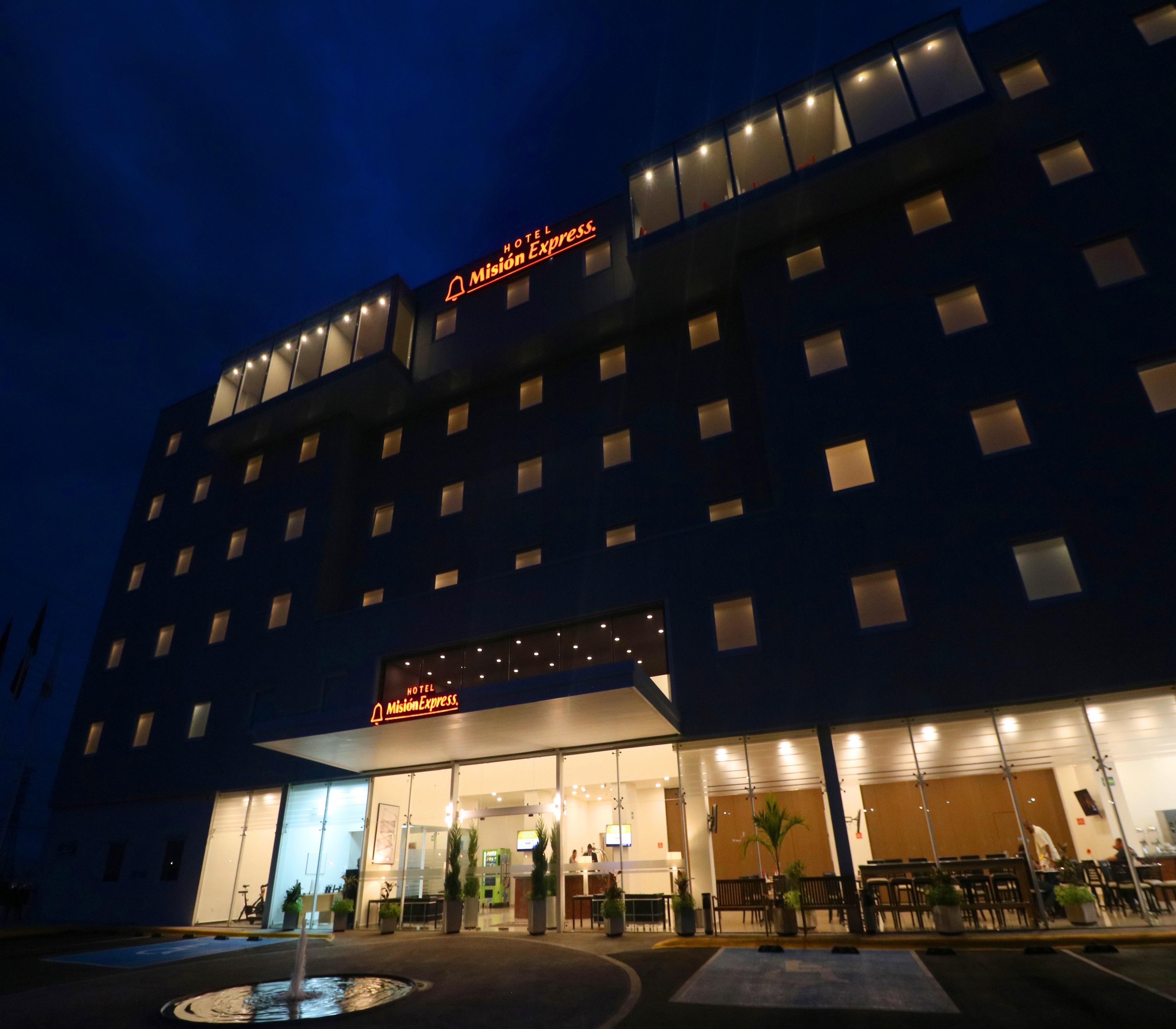 Mision Express Queretaro Hotel Buitenkant foto