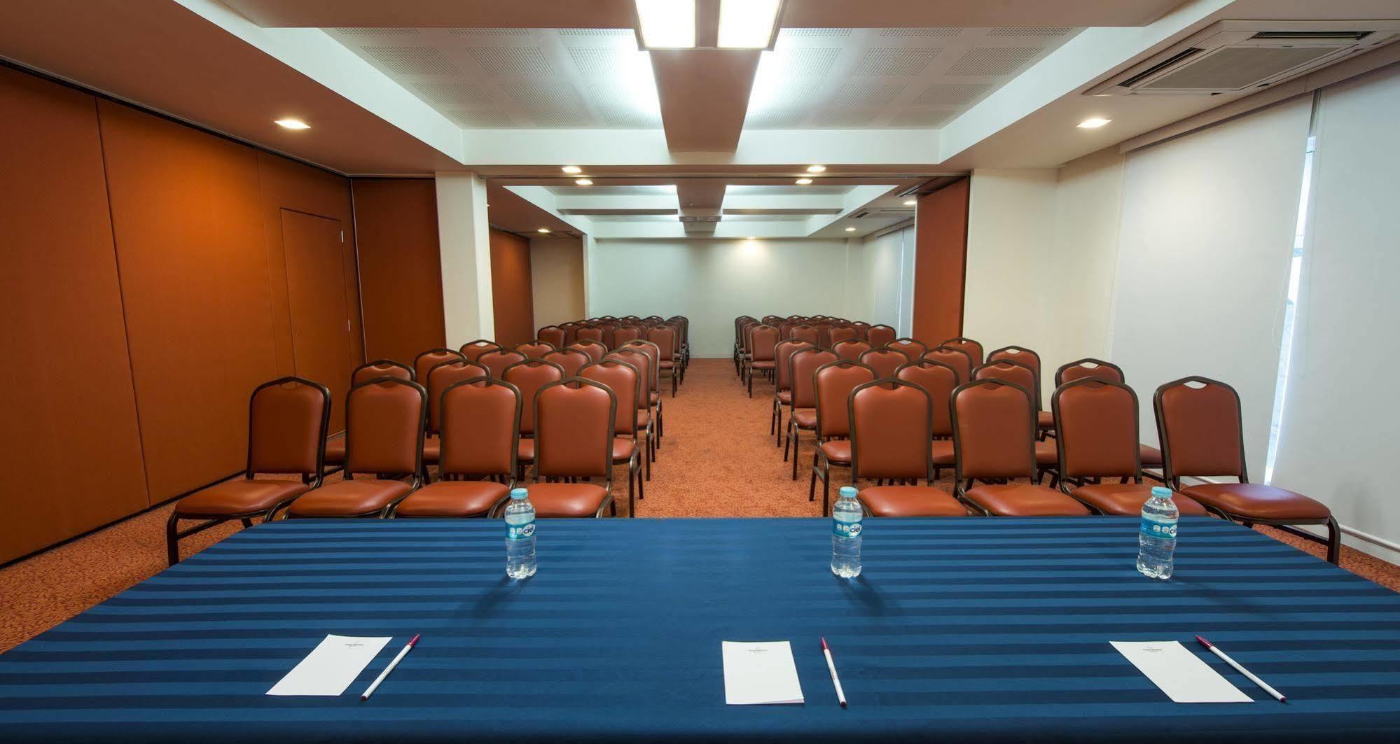 Mision Express Queretaro Hotel Buitenkant foto