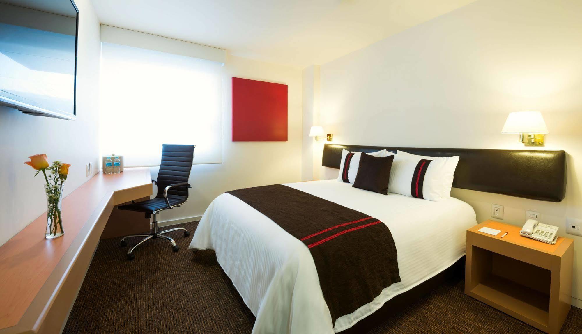 Mision Express Queretaro Hotel Buitenkant foto